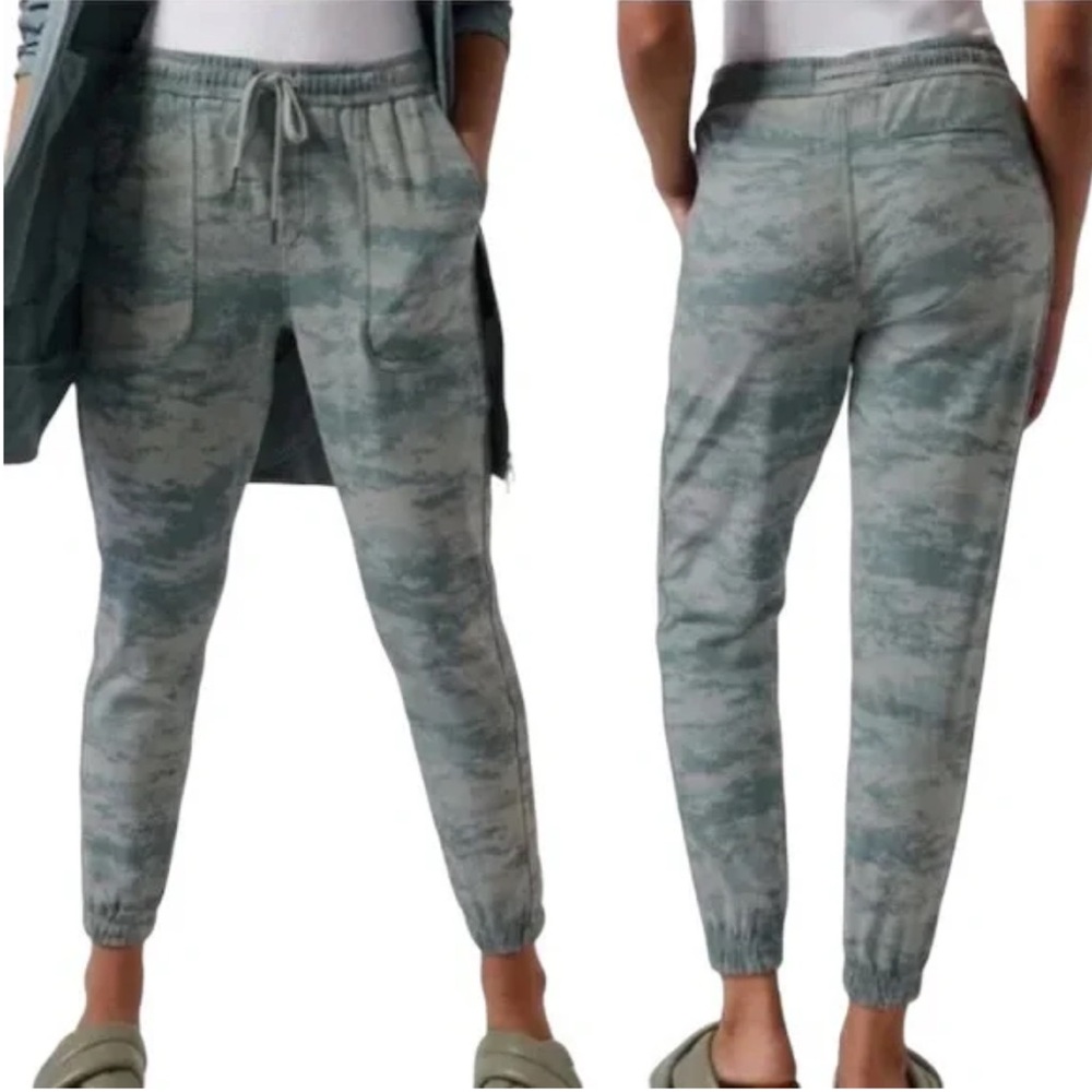 Athleta Farollan Fog Green Camouflage Joggers